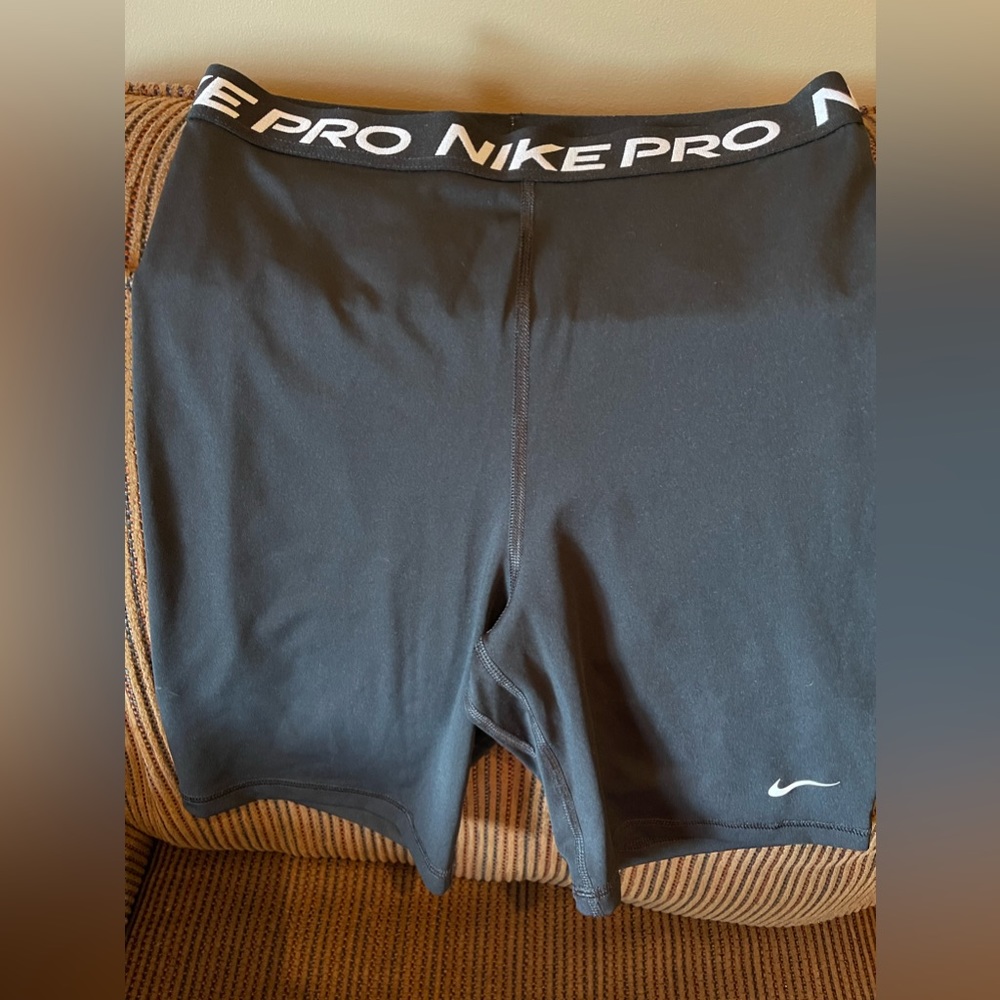 Nike Pro Shorts 5” Black Womens Size M NW/out Tags